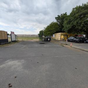 Parkplatz hinterm Imbiss