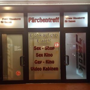 FRIVOLER PÄRCHEN-EROTIK-ABEND IM SMOKY !