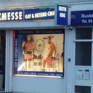 Seksi Fergie video Tualetda gigiena prokladkalari bilan porno