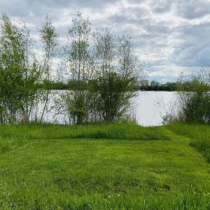 Parkplatz am alten Baggersee bei Eggelstetten