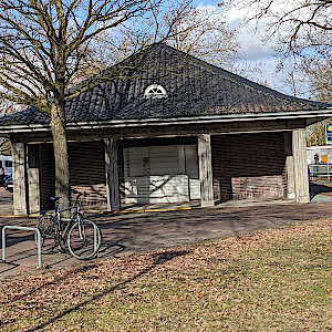 Parkplatz Herren WC -Stöckener Str. Ecke Fuhsestr.