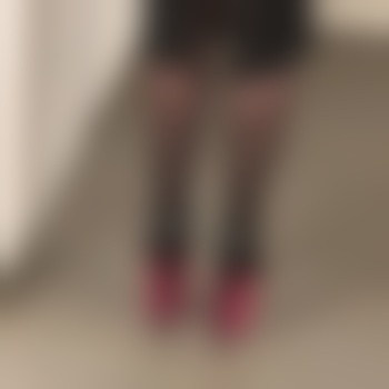 Nylonsissybitch69