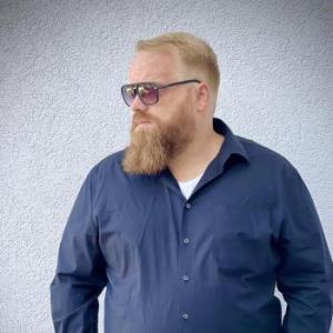 Honeydick001