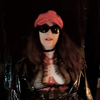 CumslutLisa
