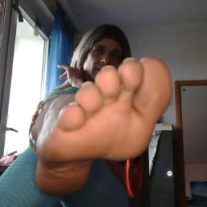SissyChrissyFootGirl