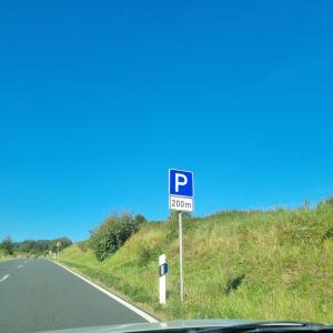 Kleiner Parkplatz zwischen Gerolstein und Daun