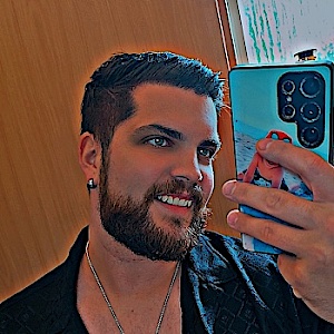 Alex1995490