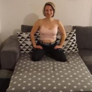 SmalltittyMilf