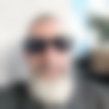 Laszlo76