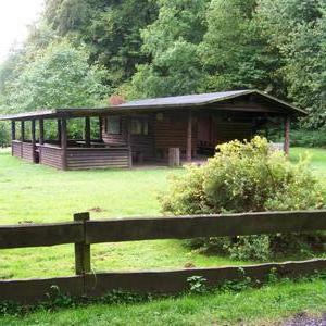 Grillplatz mit Hütte