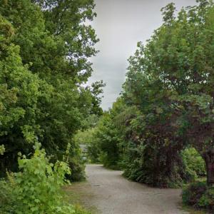 Versteckter Freibadparkplatz