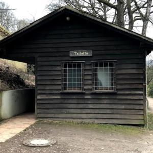Hülsenbecker Tal „Toilettenhäuschen“