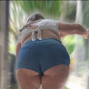 Junge Schwänze für Mollige