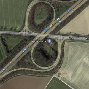 A44 Abfahrt Titz P&R,dann im Wald