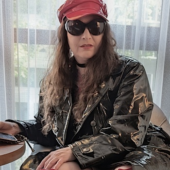 CumslutLisa