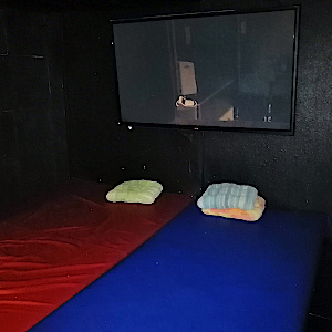 Hello zur angenehm versauten Saunaparty