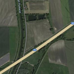 Autobahnbrücke und Weiher Nähe Berglern